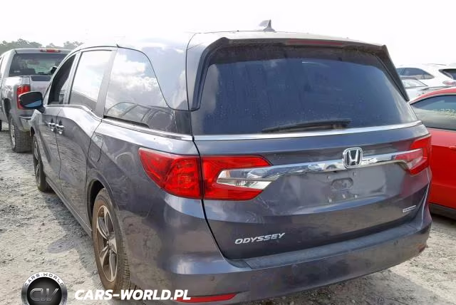 2018 Honda Odyssey VIN:5FNRL6H89JB006264 - 3