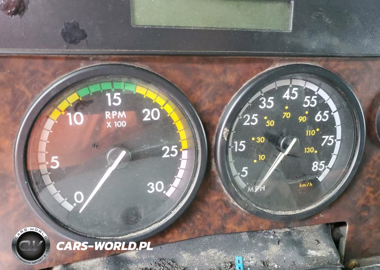 2009 Freightliner Conventional St120 VIN:1FUJBBCK79LAA9322 - 8