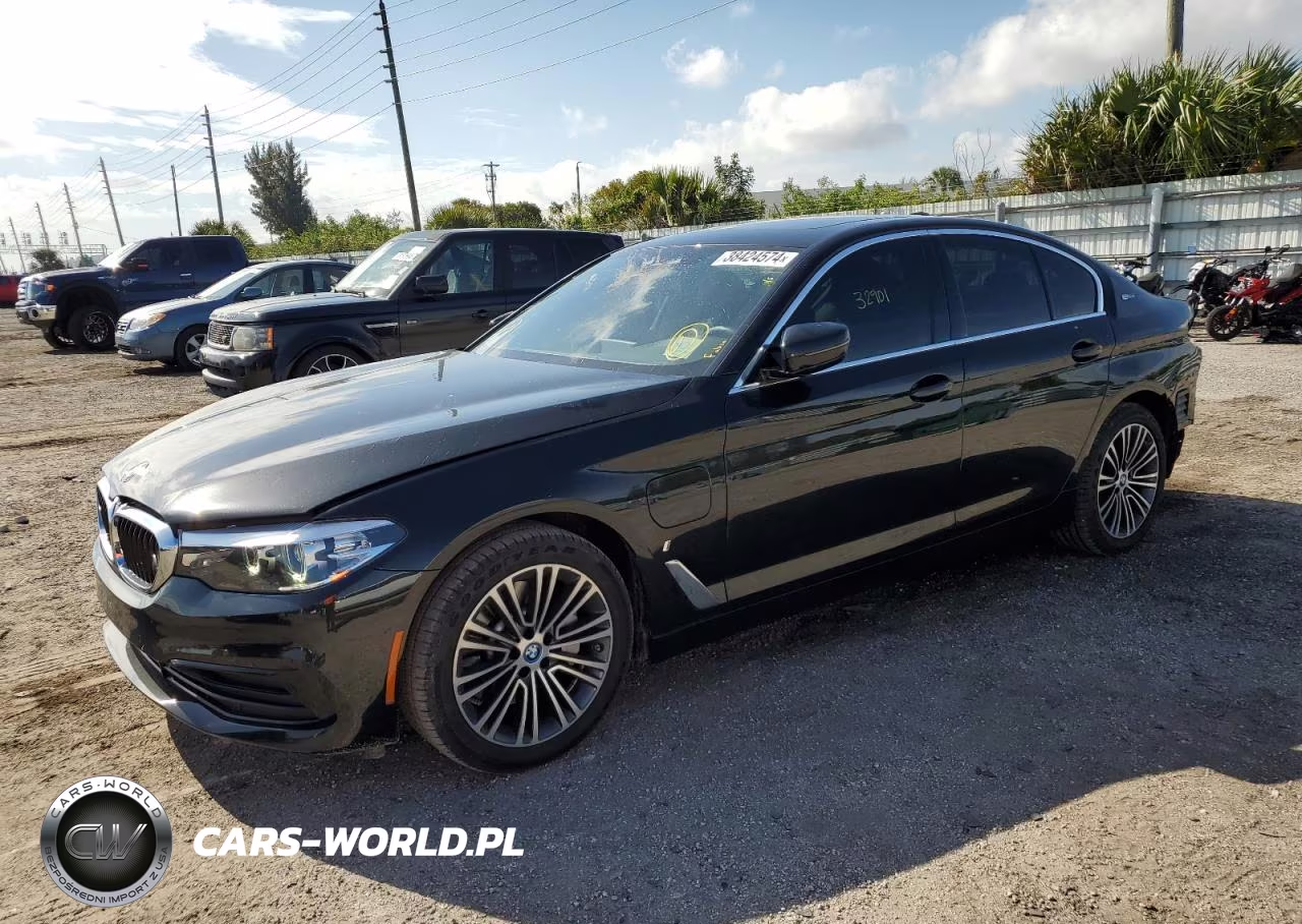 2019 BMW 530E