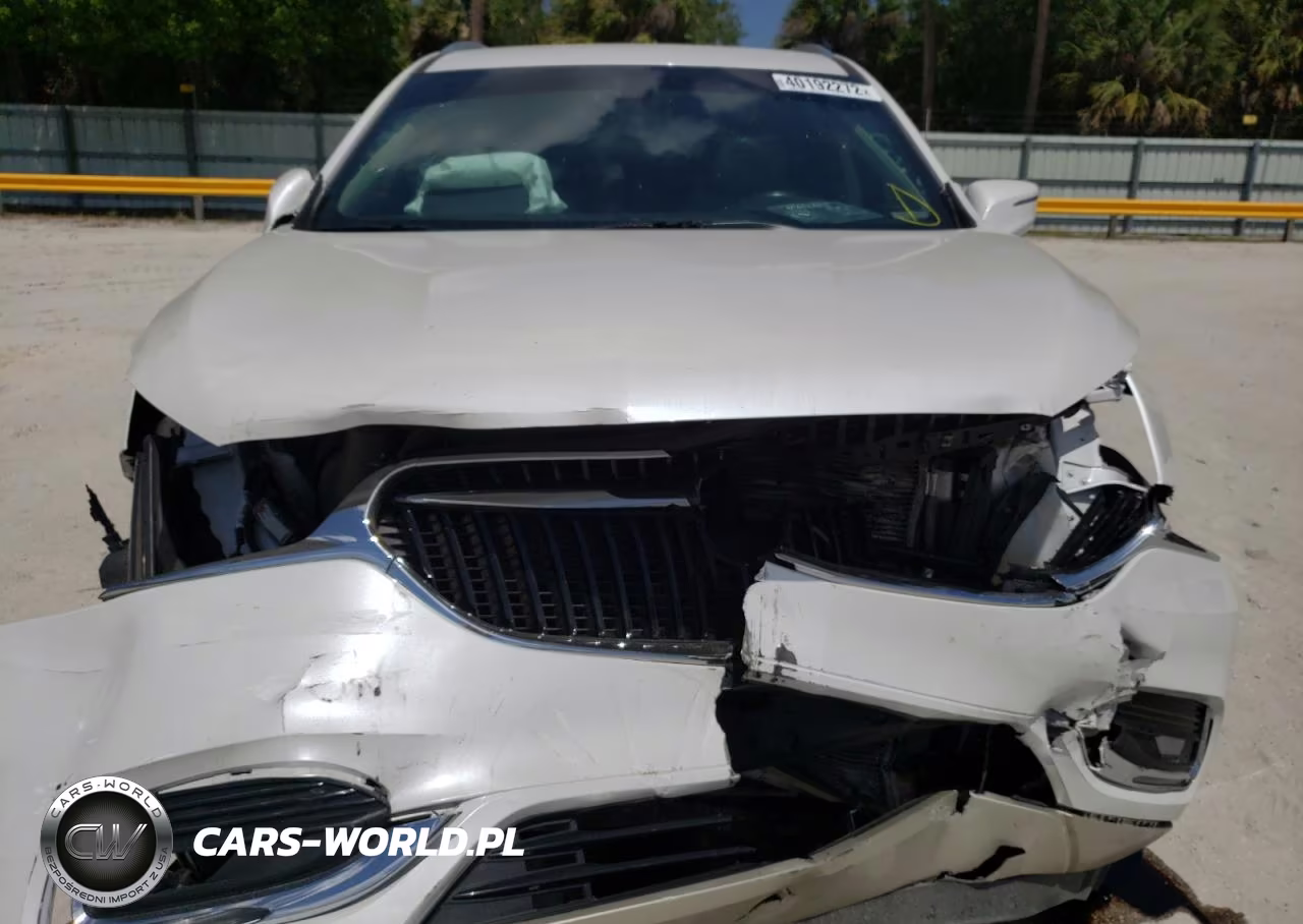 2018 Buick Enclave Essence VIN:5GAERBKW6JJ187654 - 9
