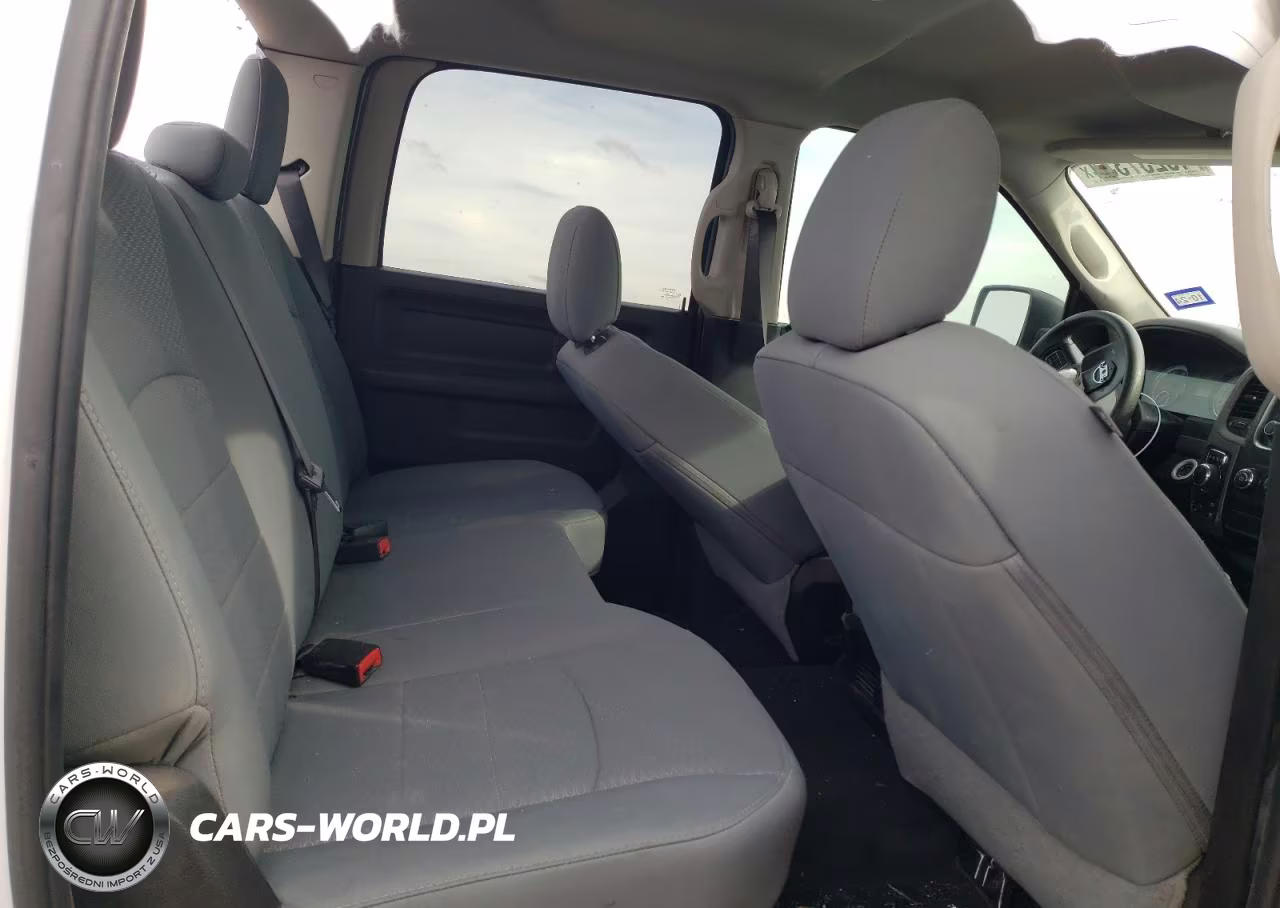 2019 Ram 1500 Classic Tradesman VIN:1C6RR7KM7KS704037 - 10