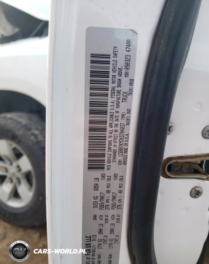 2019 Ram 1500 Classic Tradesman VIN:1C6RR7KM7KS704037 - 12