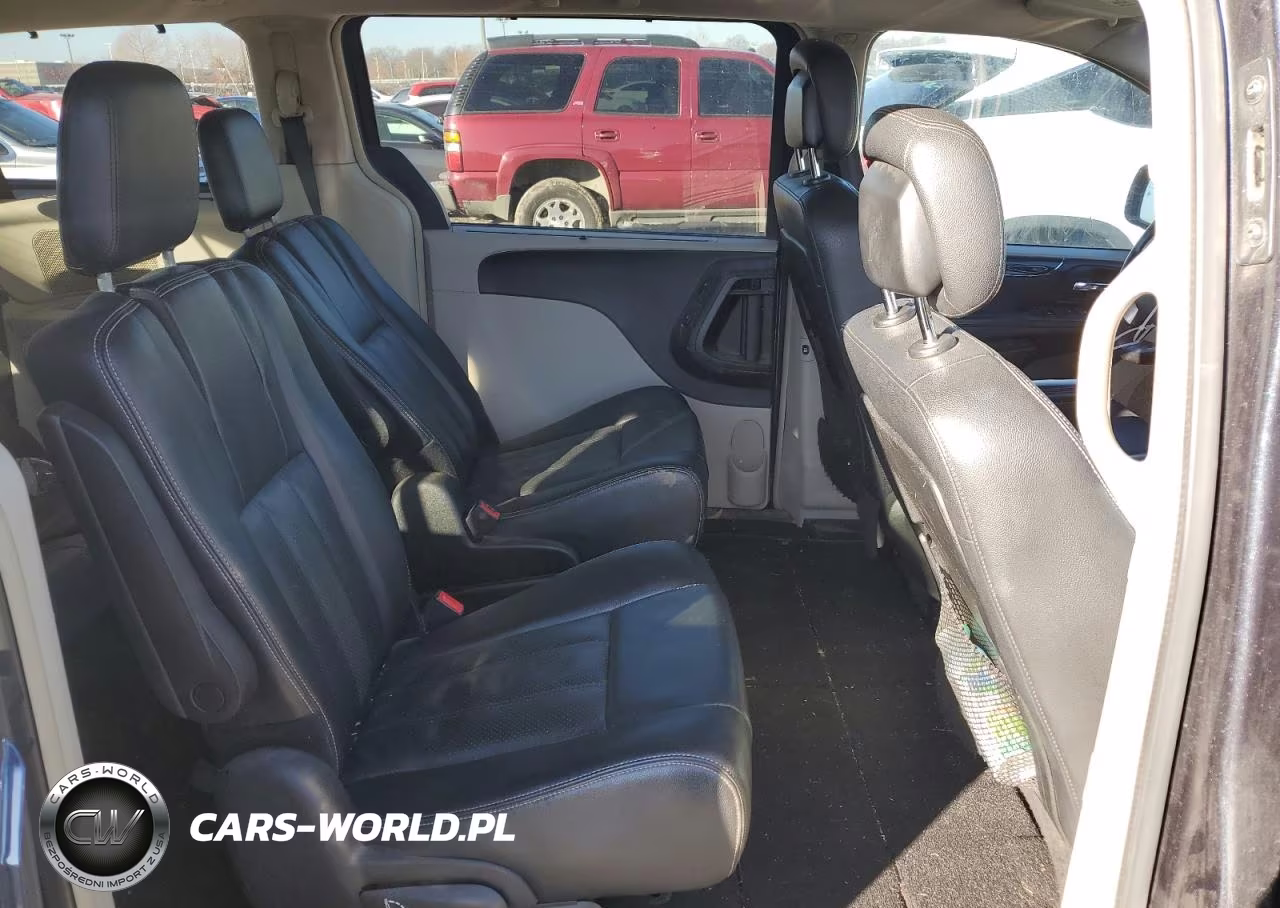 2014 Chrysler Town & Country Touring L VIN:2C4RC1CG7ER133669 - 10