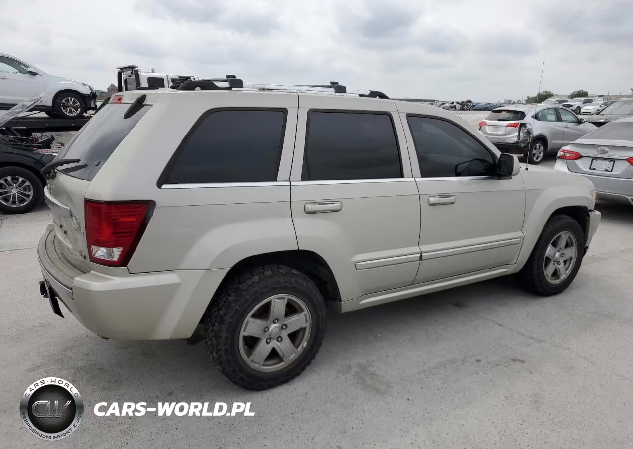 2007 Jeep Grand Cherokee Overland VIN:1J8HR68297C667300 - 3