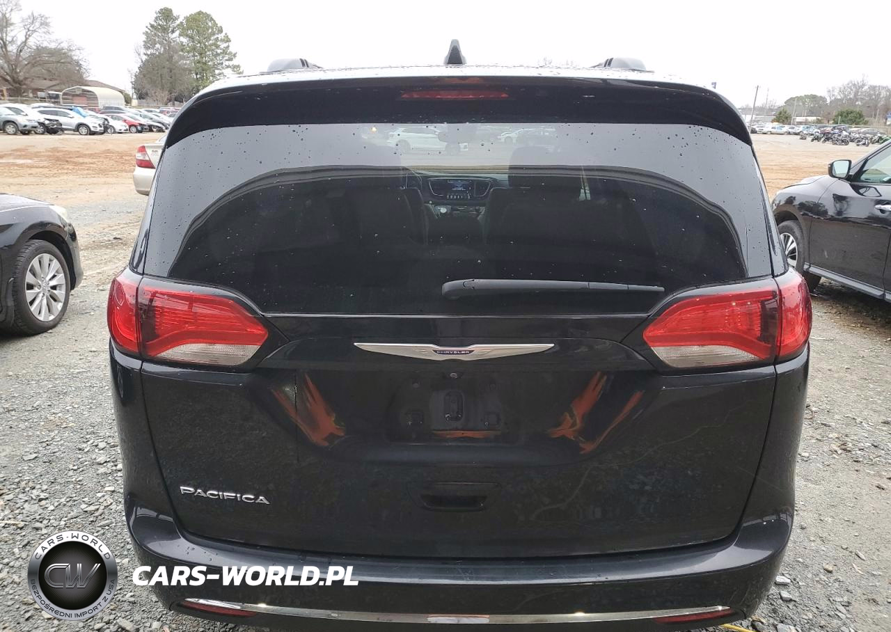 2018 Chrysler Pacifica Touring L Plus VIN:2C4RC1EGXJR350267 - 6