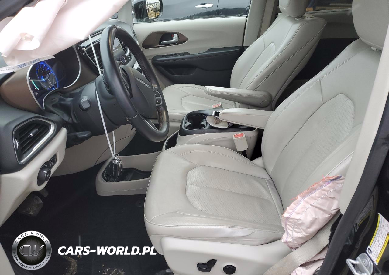 2018 Chrysler Pacifica Touring L Plus VIN:2C4RC1EGXJR350267 - 7