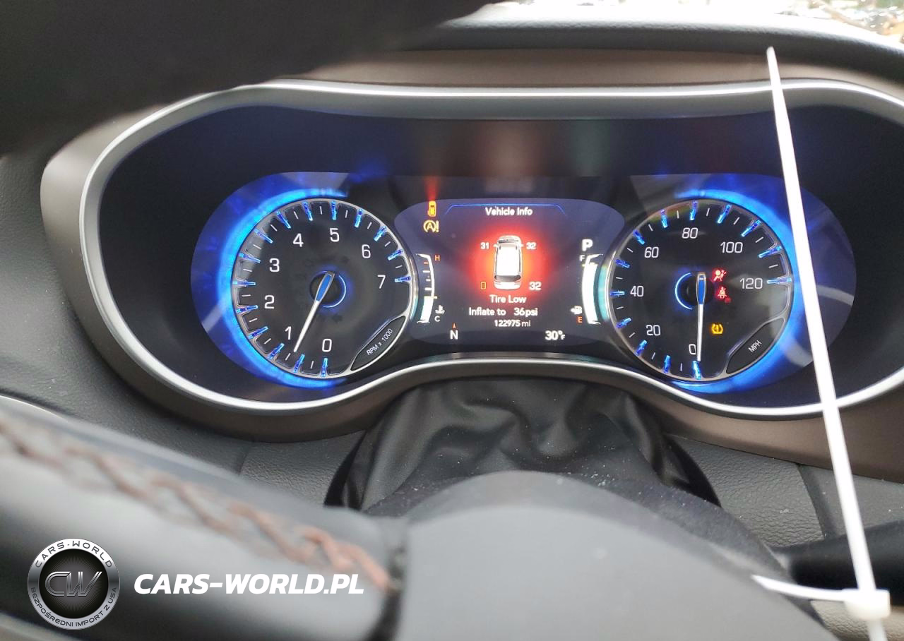 2018 Chrysler Pacifica Touring L Plus VIN:2C4RC1EGXJR350267 - 9