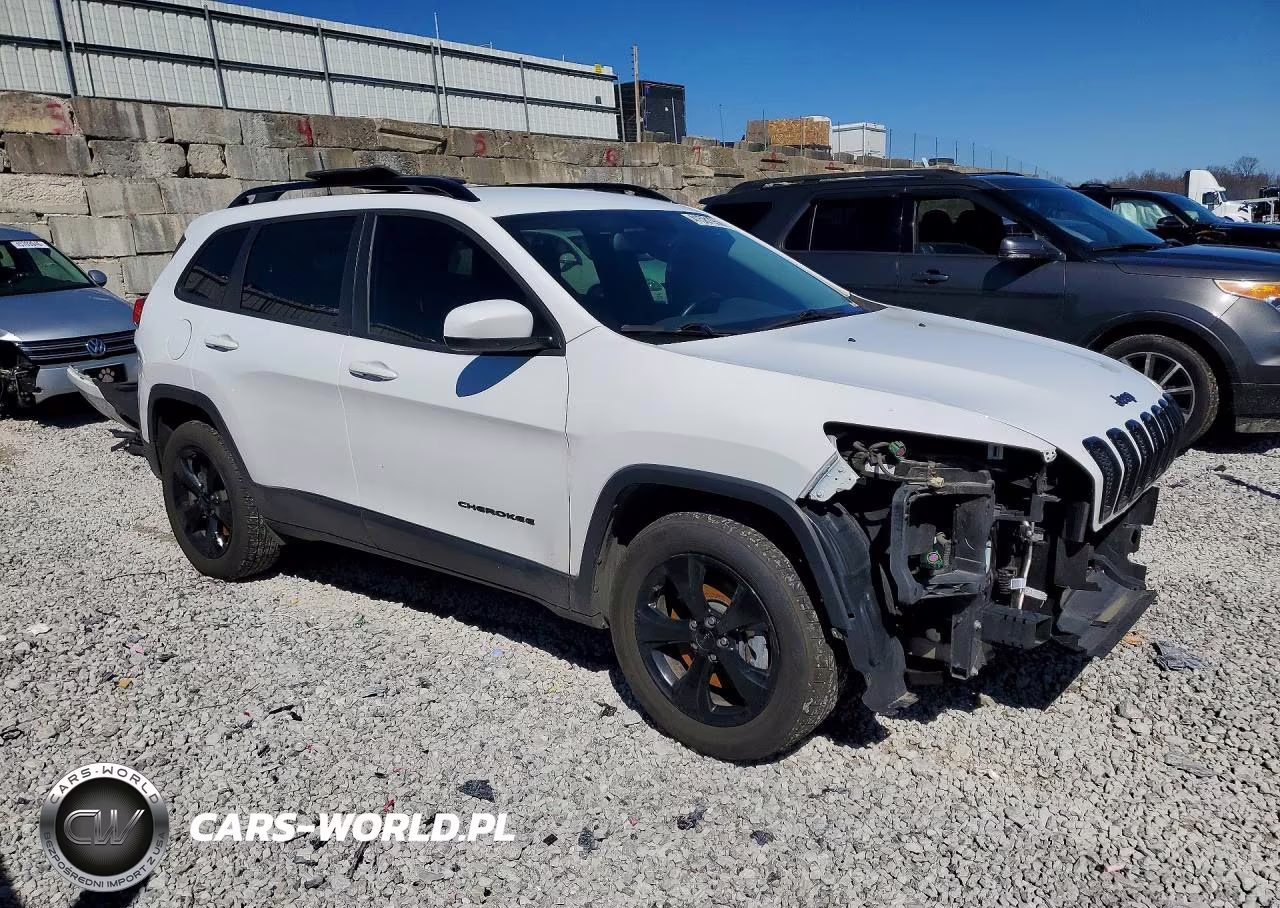 2018 Jeep Cherokee Latitude VIN:1C4PJMCBXJD505795 - 4