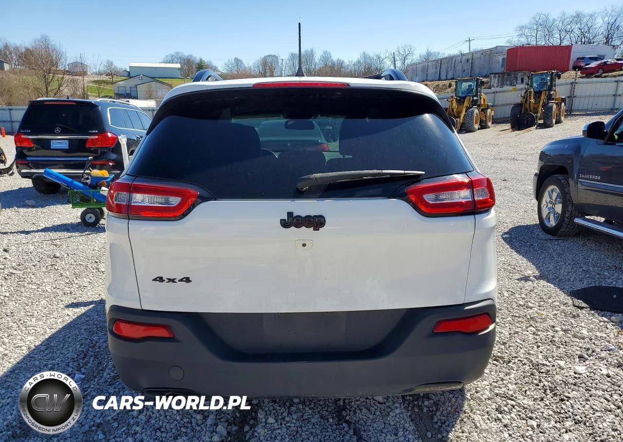 2018 Jeep Cherokee Latitude VIN:1C4PJMCBXJD505795 - 6
