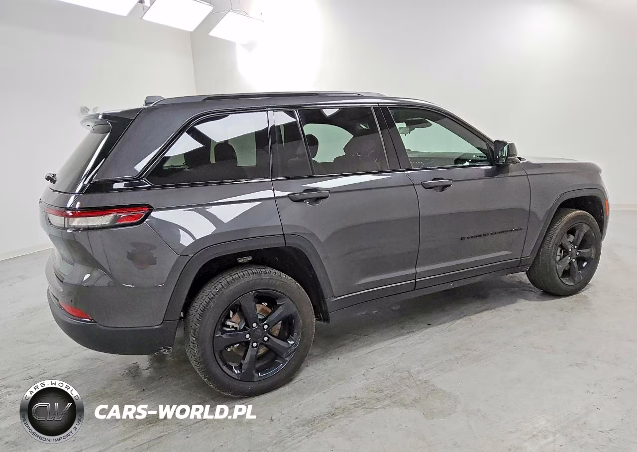 2025 Jeep Grand Cherokee Laredo VIN:1C4RJHAG8SC362206 - 3