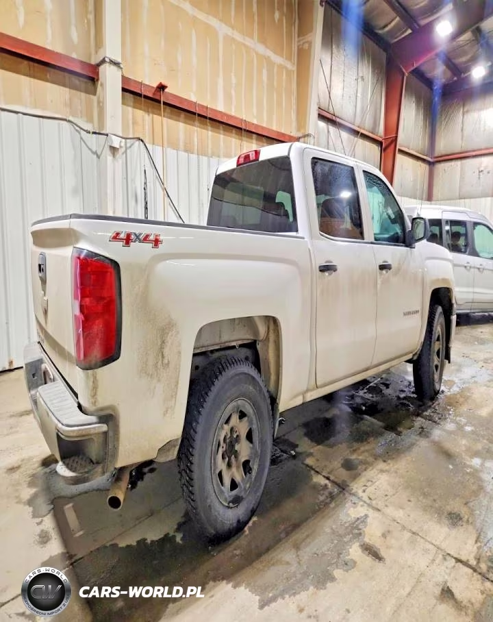 2014 Chevrolet Silverado K1500 VIN:3GCUKPEC2EG440490 - 3