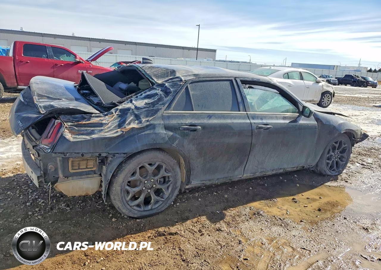 2019 Chrysler 300 S VIN:2C3CCAGG1KH698375 - 3