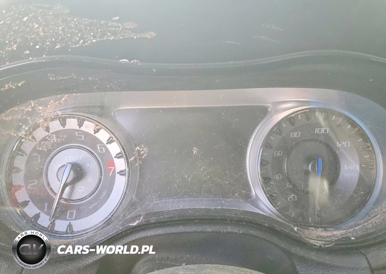 2019 Chrysler 300 S VIN:2C3CCAGG1KH698375 - 9