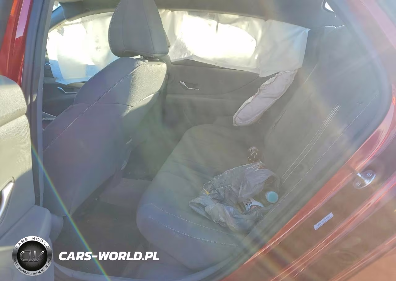 2025 Hyundai Elantra VIN:KMHLM4DJXSU174001 - 10