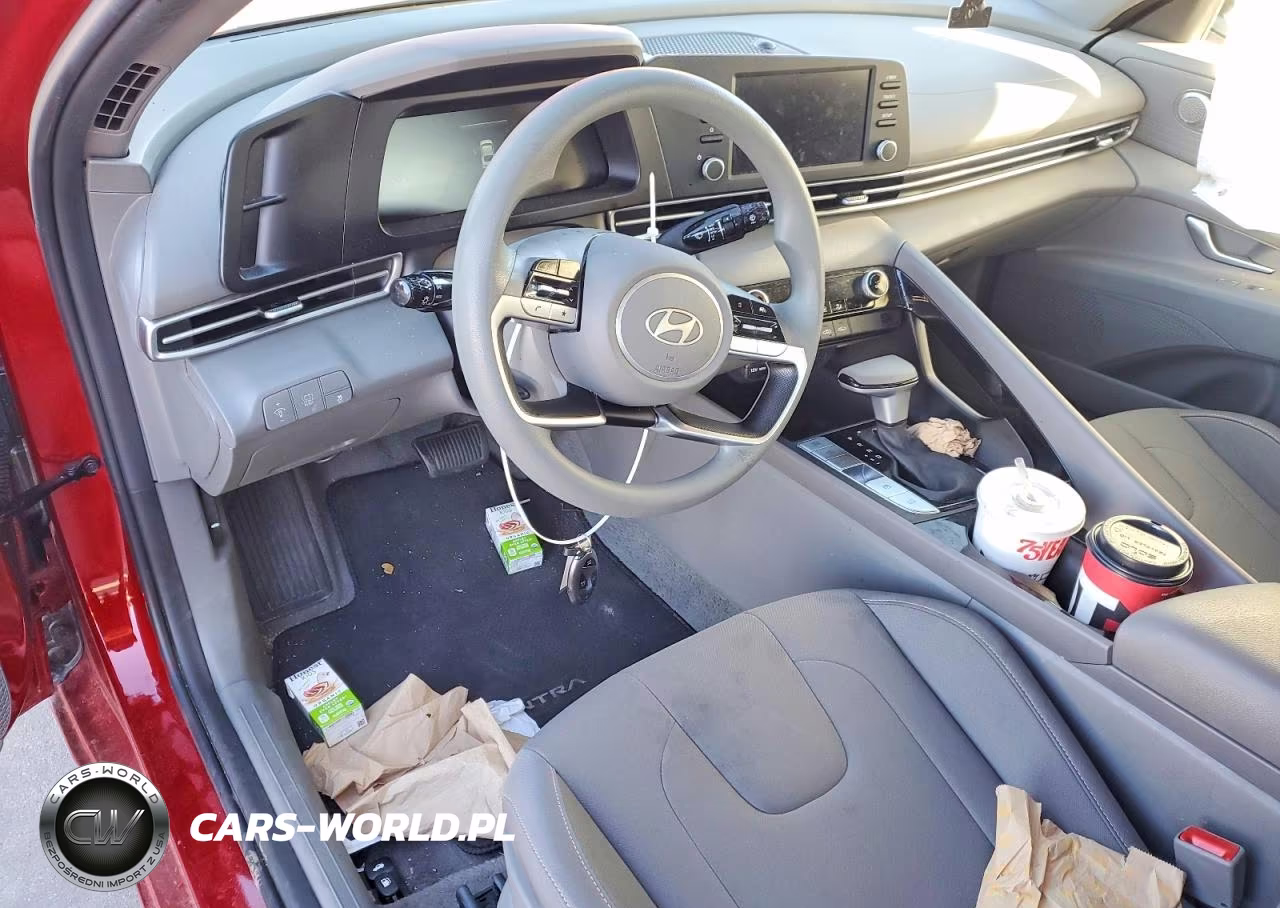 2025 Hyundai Elantra VIN:KMHLM4DJXSU174001 - 8