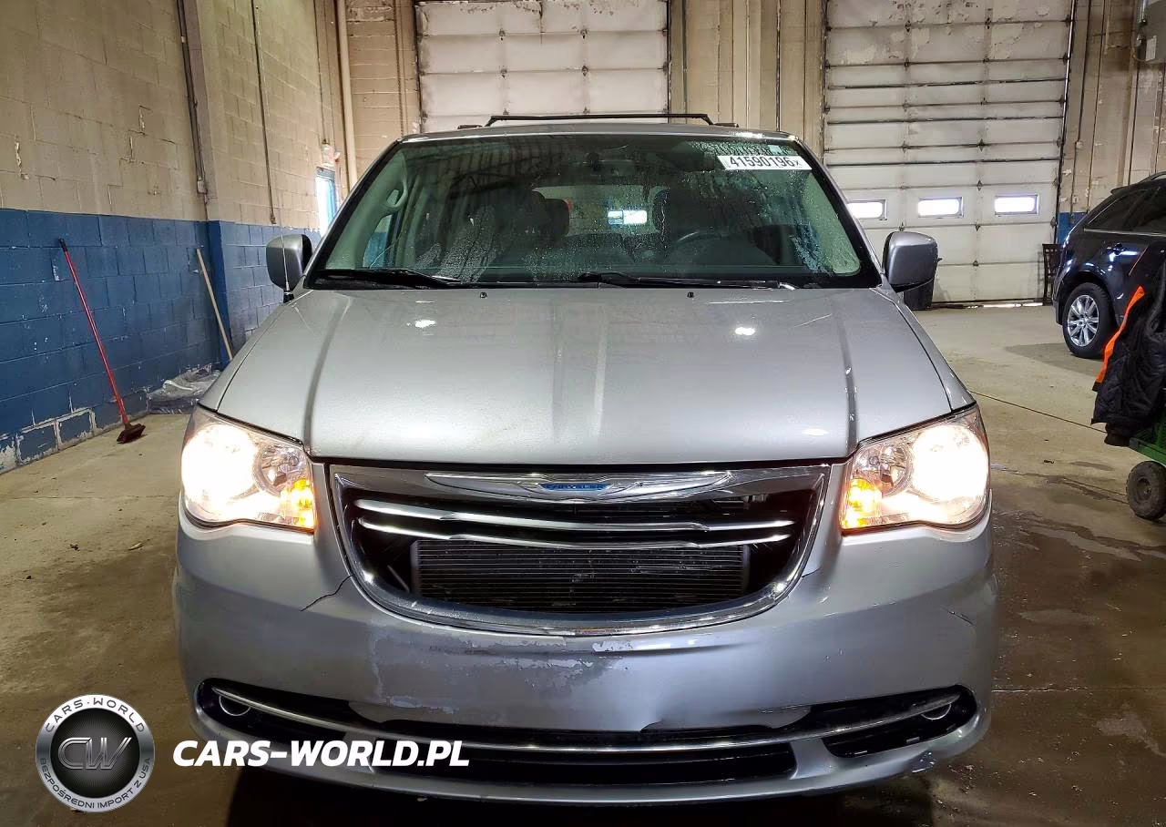 2016 Chrysler Town & Country Touring VIN:2C4RC1BG2GR287033 - 5