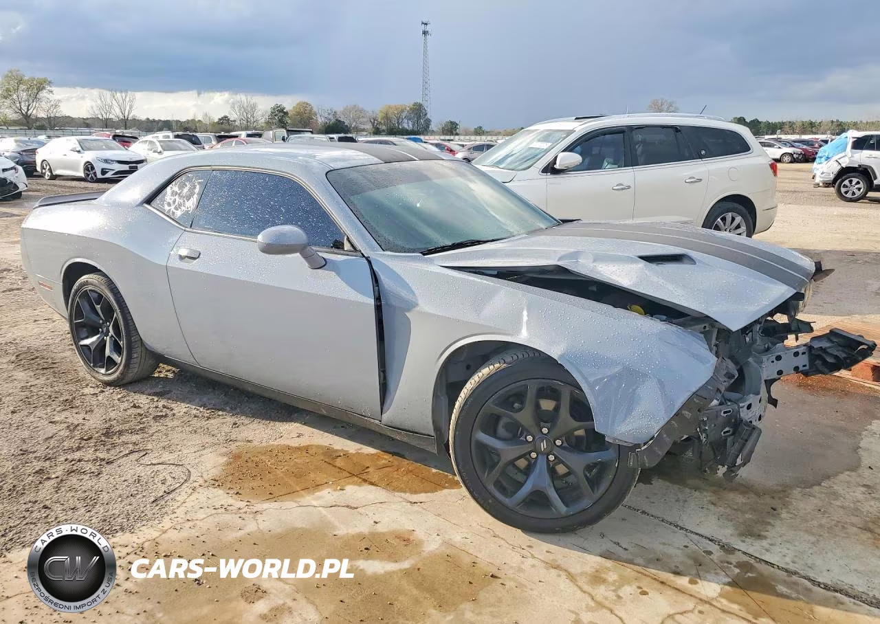 2020 Dodge Challenger Sxt VIN:2C3CDZAG6LH240286 - 4