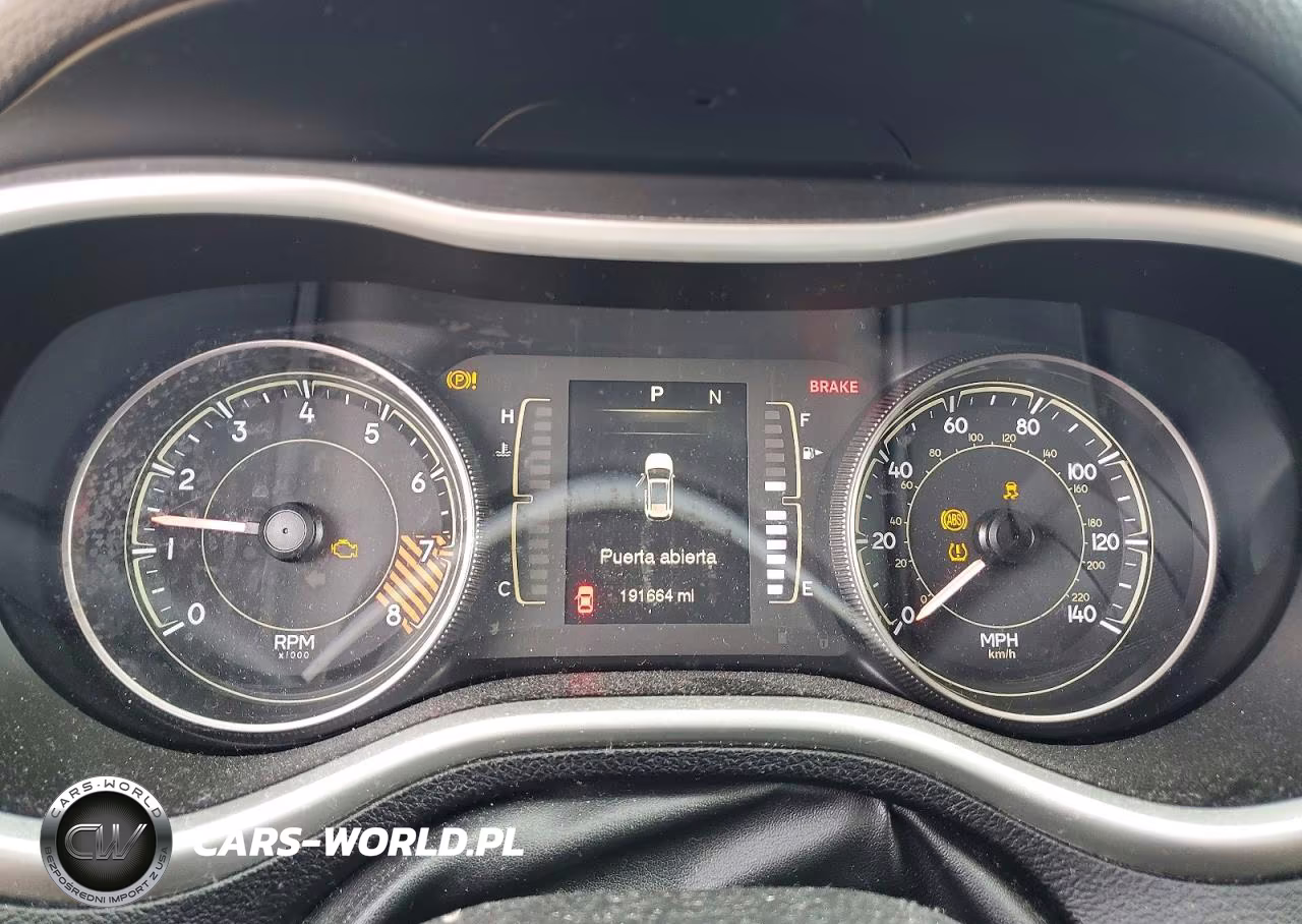 2014 Jeep Cherokee Latitude VIN:1C4PJMCSXEW124670 - 9
