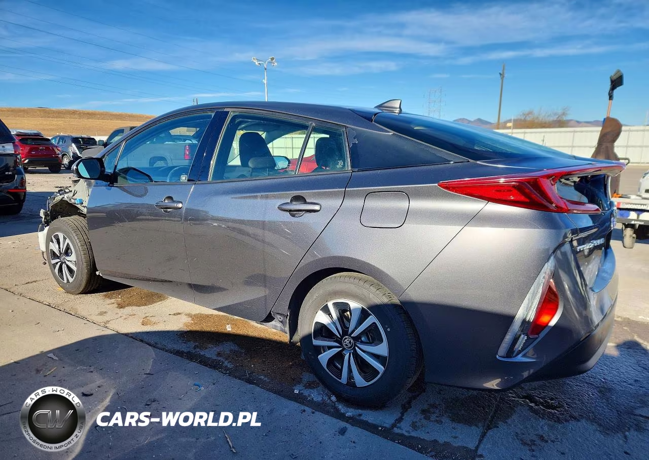 2017 Toyota Prius Prime Plus VIN:JTDKARFP6H3013313 - 2
