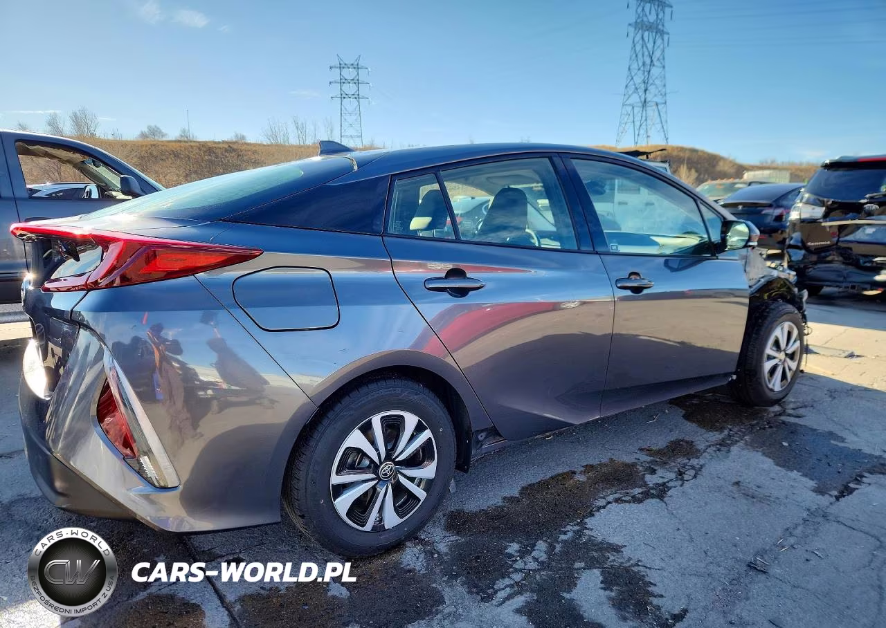 2017 Toyota Prius Prime Plus VIN:JTDKARFP6H3013313 - 3