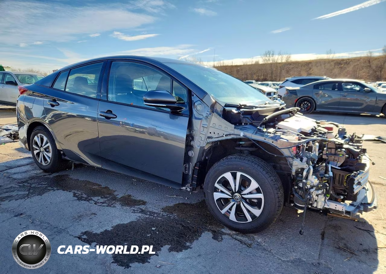 2017 Toyota Prius Prime Plus VIN:JTDKARFP6H3013313 - 4
