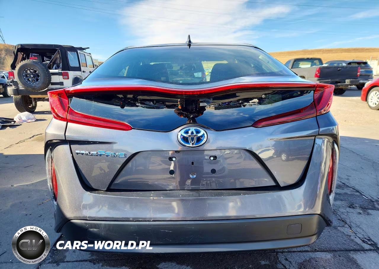 2017 Toyota Prius Prime Plus VIN:JTDKARFP6H3013313 - 6