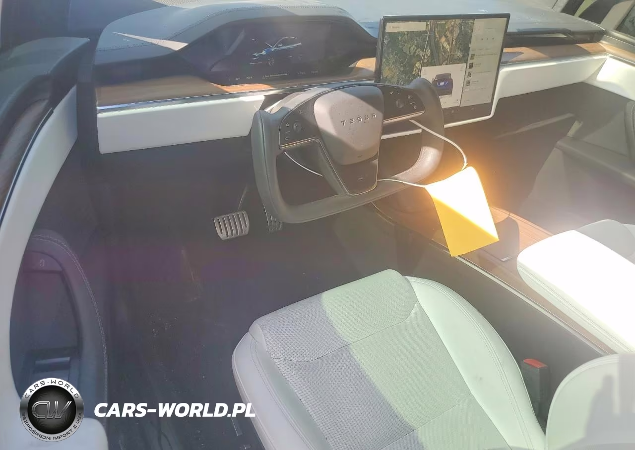 2022 Tesla Model X VIN:7SAXCBE56NF331375 - 8