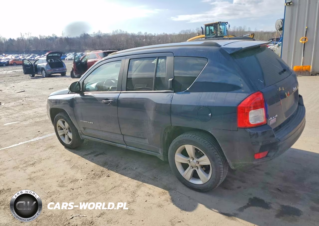 2013 Jeep Compass Latitude VIN:1C4NJDEB8DD207612 - 2