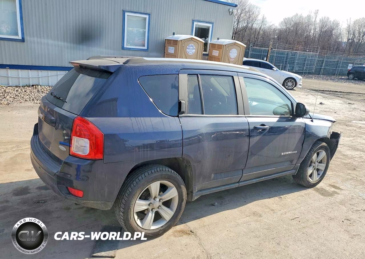 2013 Jeep Compass Latitude VIN:1C4NJDEB8DD207612 - 3