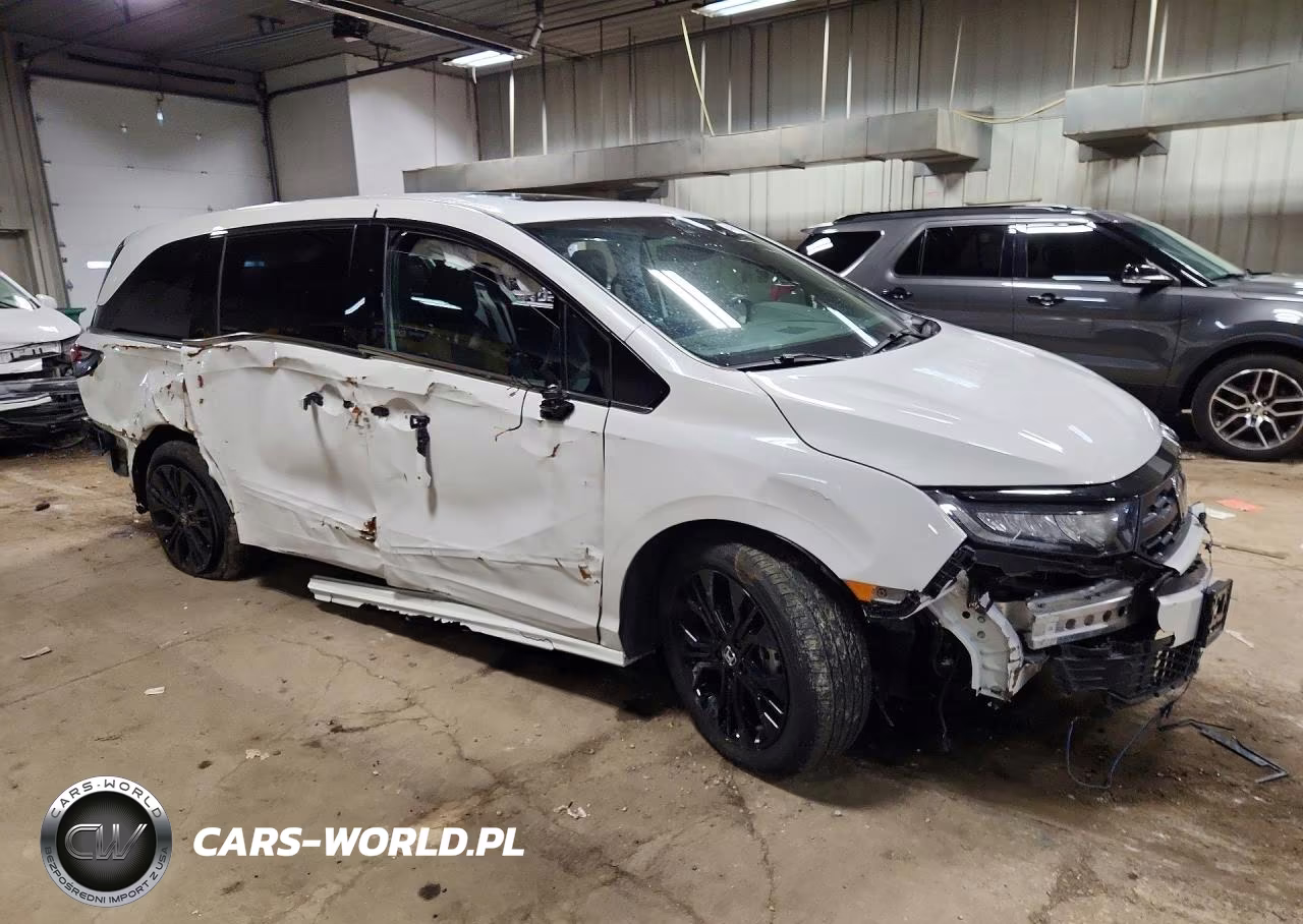 2025 Honda Odyssey Sport-L VIN:5FNRL6H74SB056370 - 4