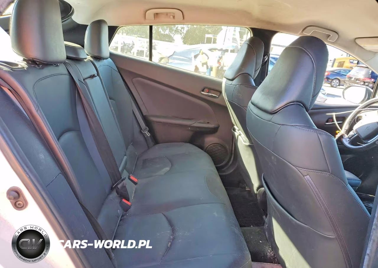 2021 Toyota Prius Xle VIN:JTDKAMFUXM3146708 - 10