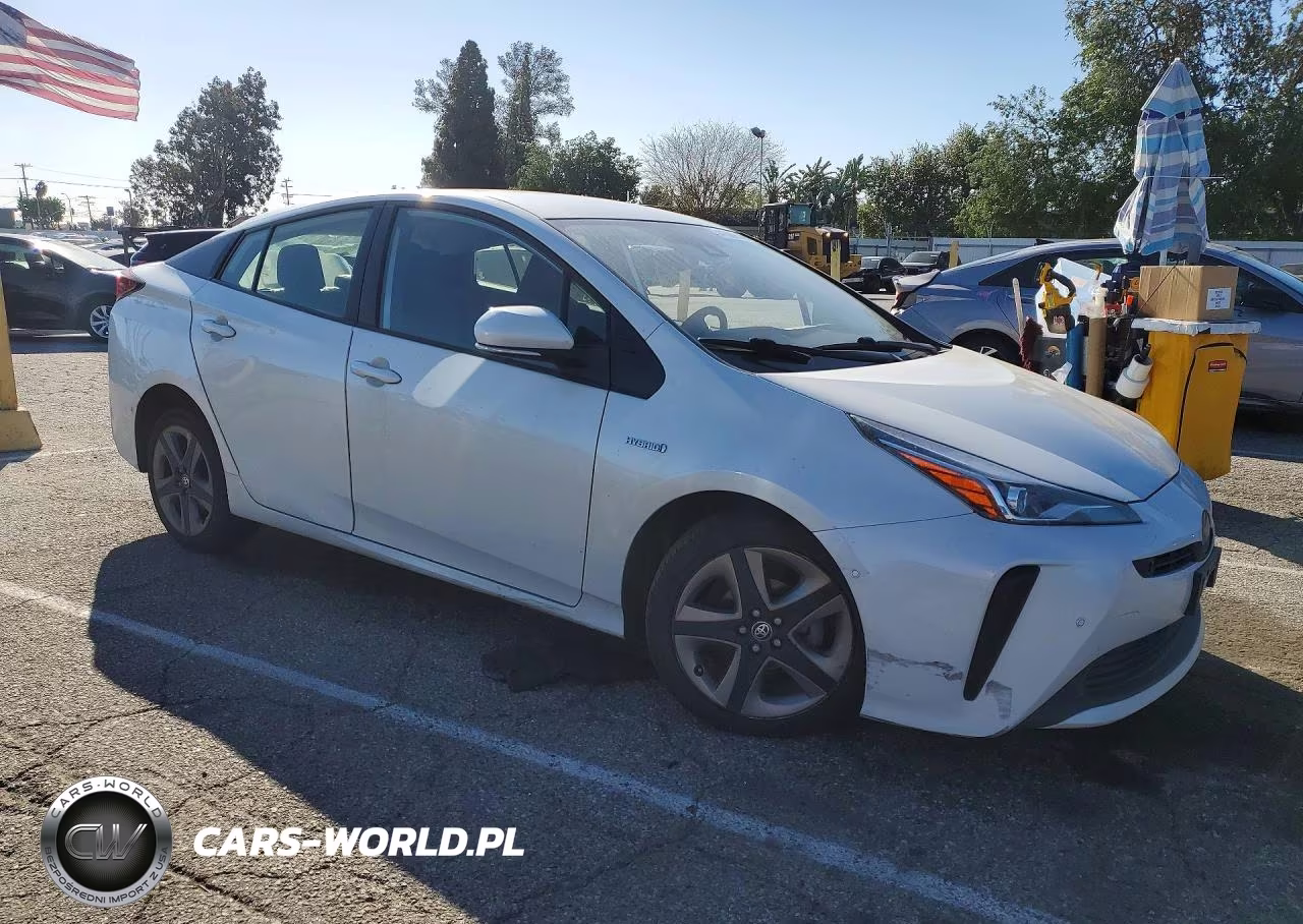 2021 Toyota Prius Xle VIN:JTDKAMFUXM3146708 - 4