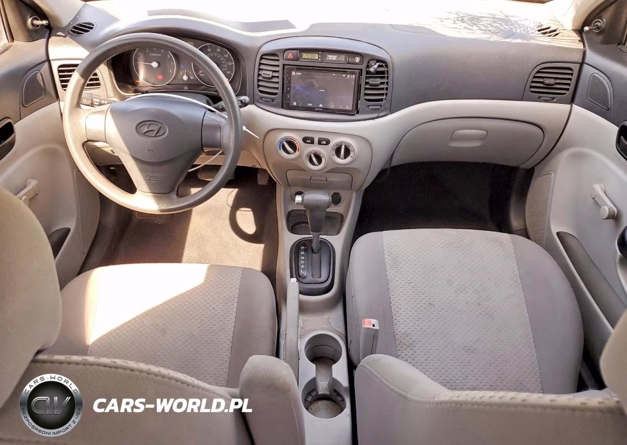 2008 Hyundai Accent Gs VIN:KMHCM36C58U102897 - 8