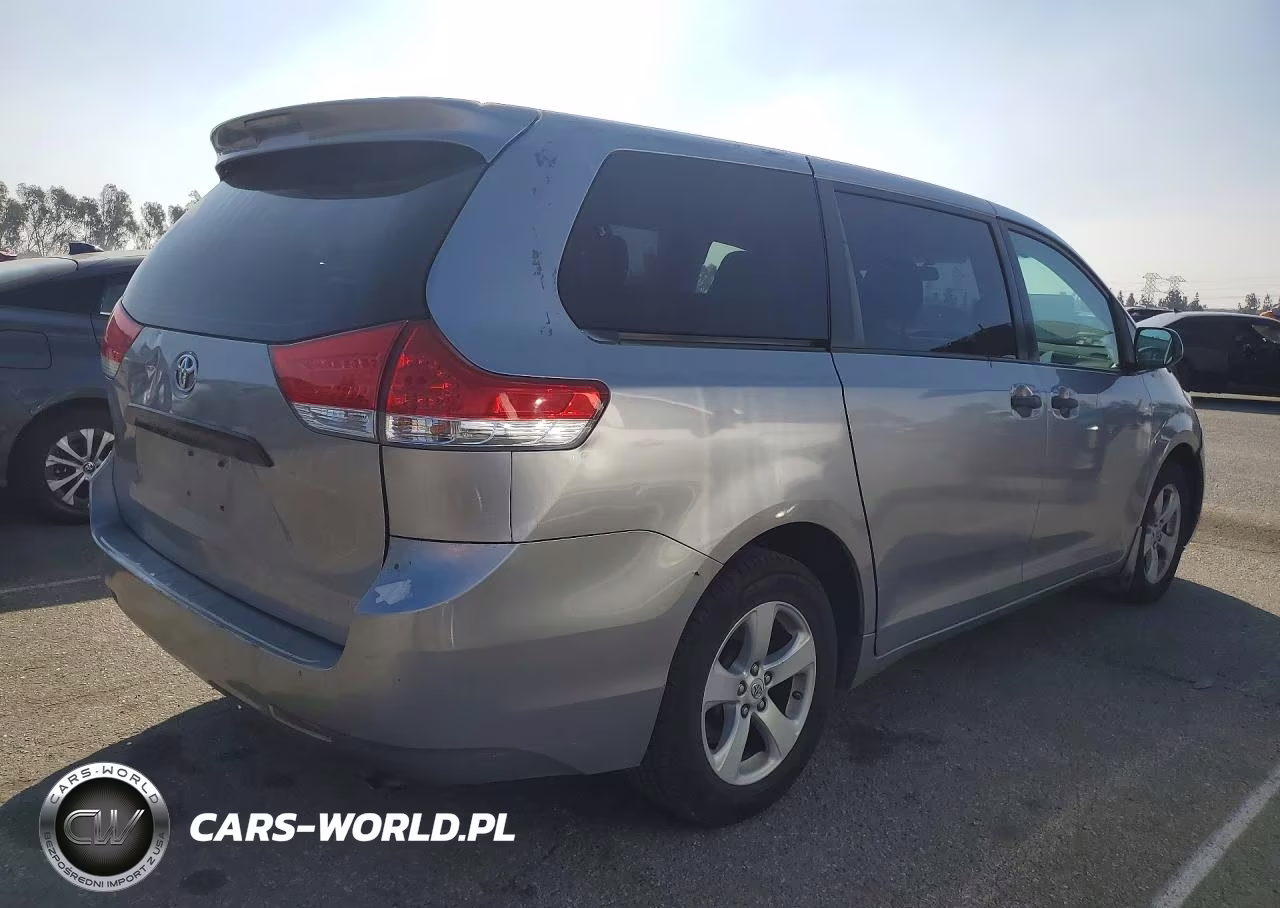 2011 Toyota Sienna Base 7-Passenger VIN:5TDKA3DC9BS008044 - 3