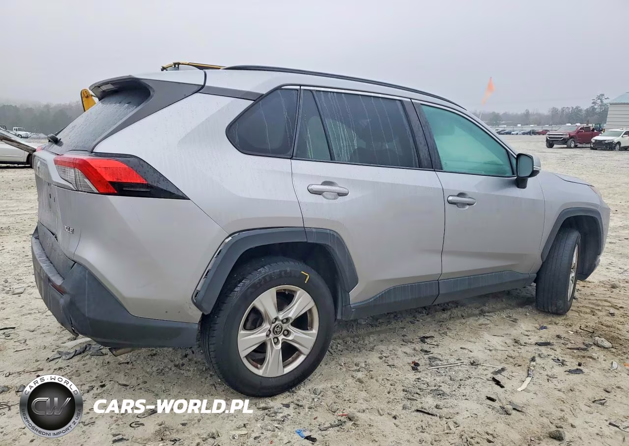 2021 Toyota Rav4 Xle VIN:2T3W1RFV3MC141677 - 3