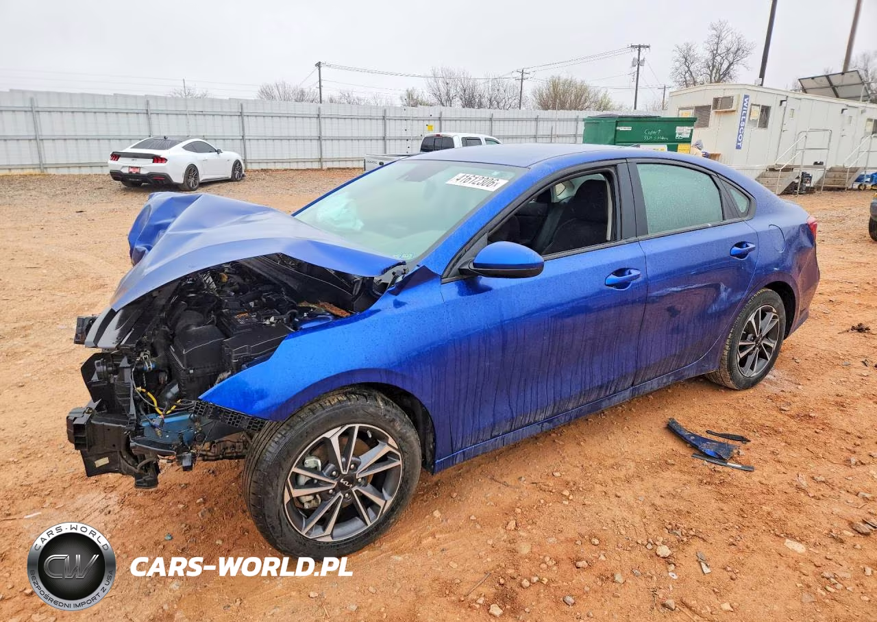2024 Kia Forte Lxs – zdjęcie 1 z 13