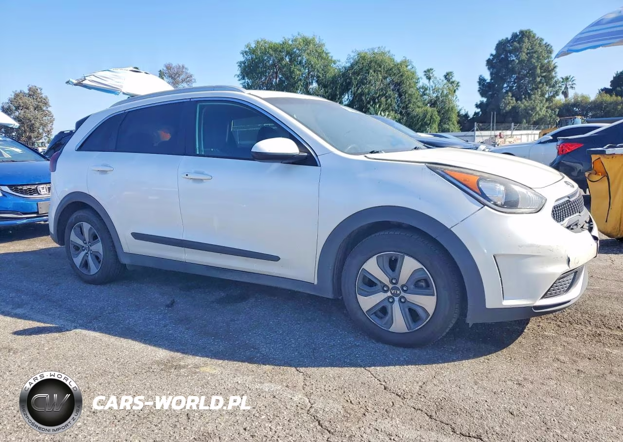 2017 Kia Niro Lx VIN:KNDCB3LC5H5058036 - 4