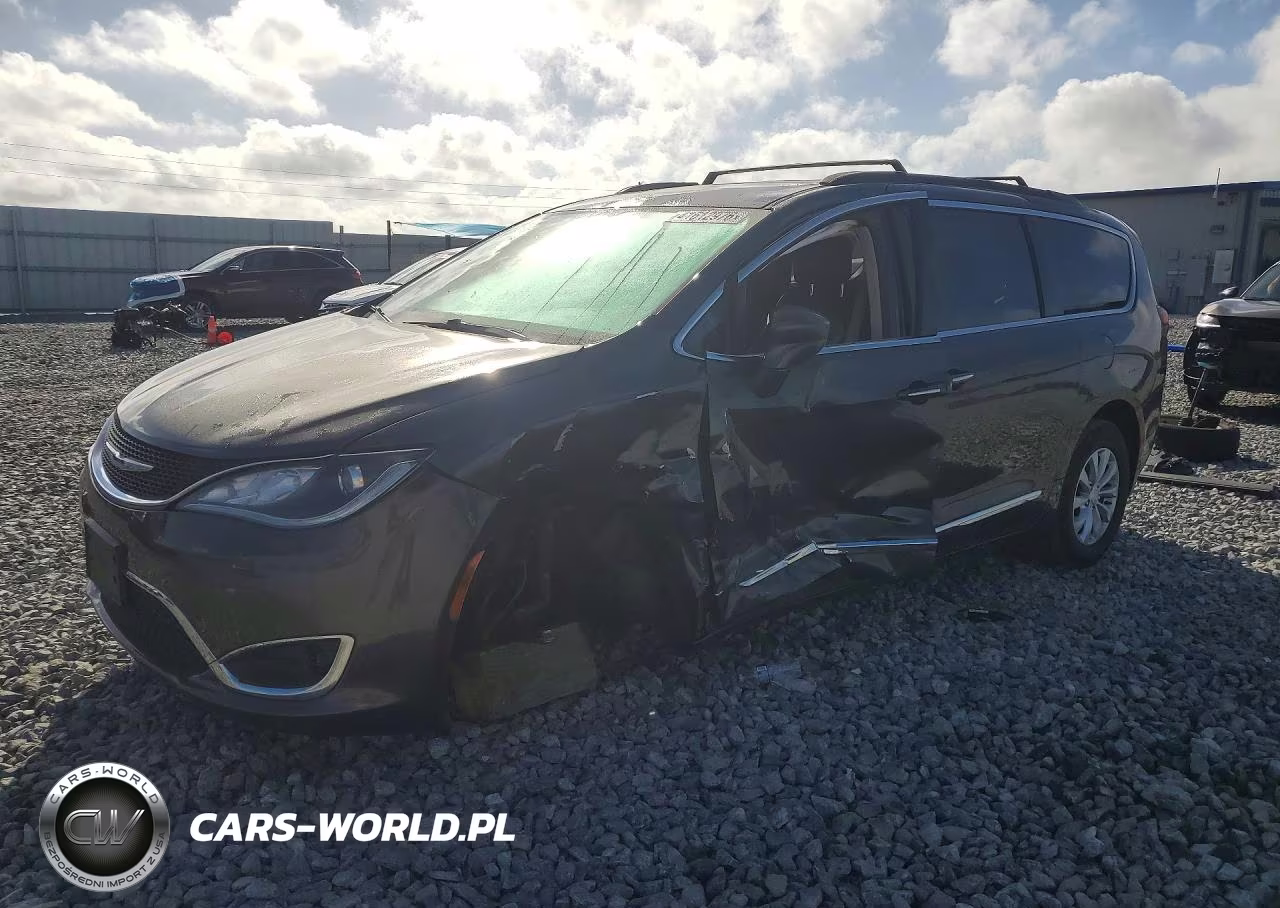 2017 Chrysler Pacifica Touring L