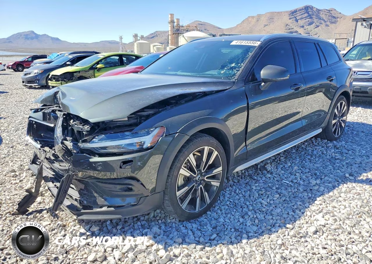 2022 Volvo V60 Cross Country T5 Momentum
