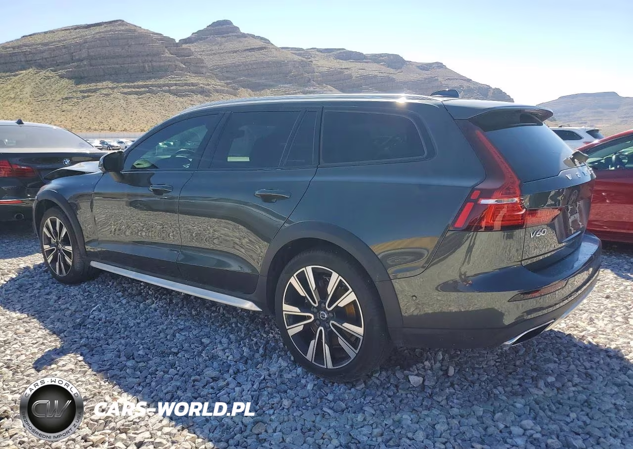 2022 Volvo V60 Cross Country T5 Momentum VIN:YV4102WK7N2092595 - 2