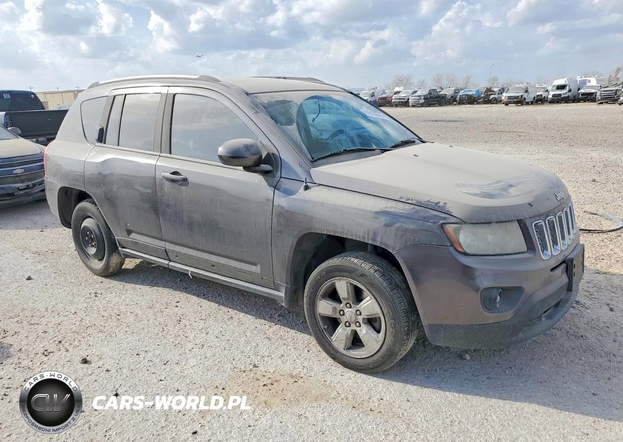 2016 Jeep Compass Latitude VIN:1C4NJCEA5GD715221 - 4