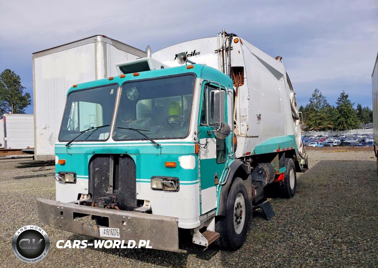 1998 Peterbilt 320 VIN:1NPZH58X7WD710800 - 2