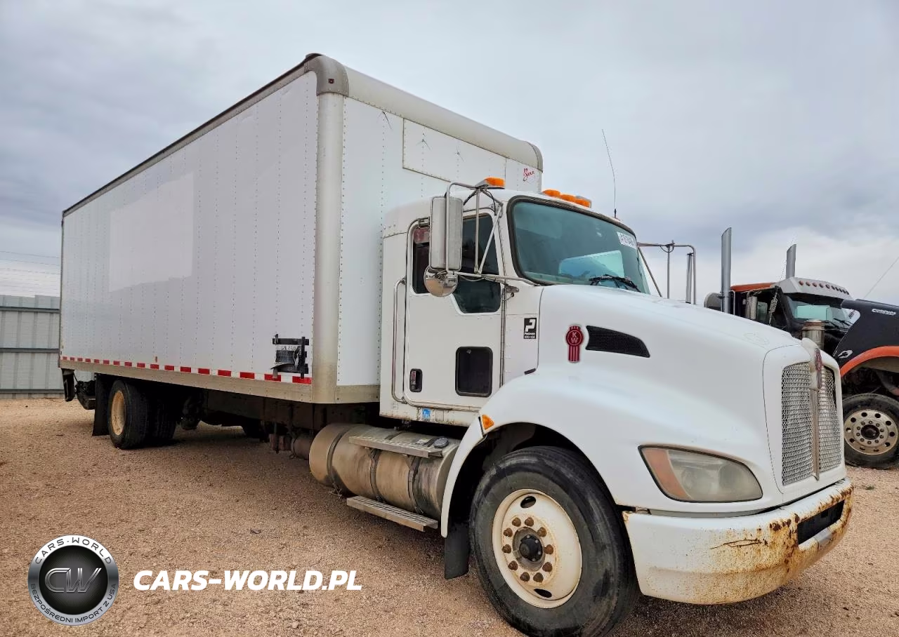 2013 Kenworth T330 Box Truck