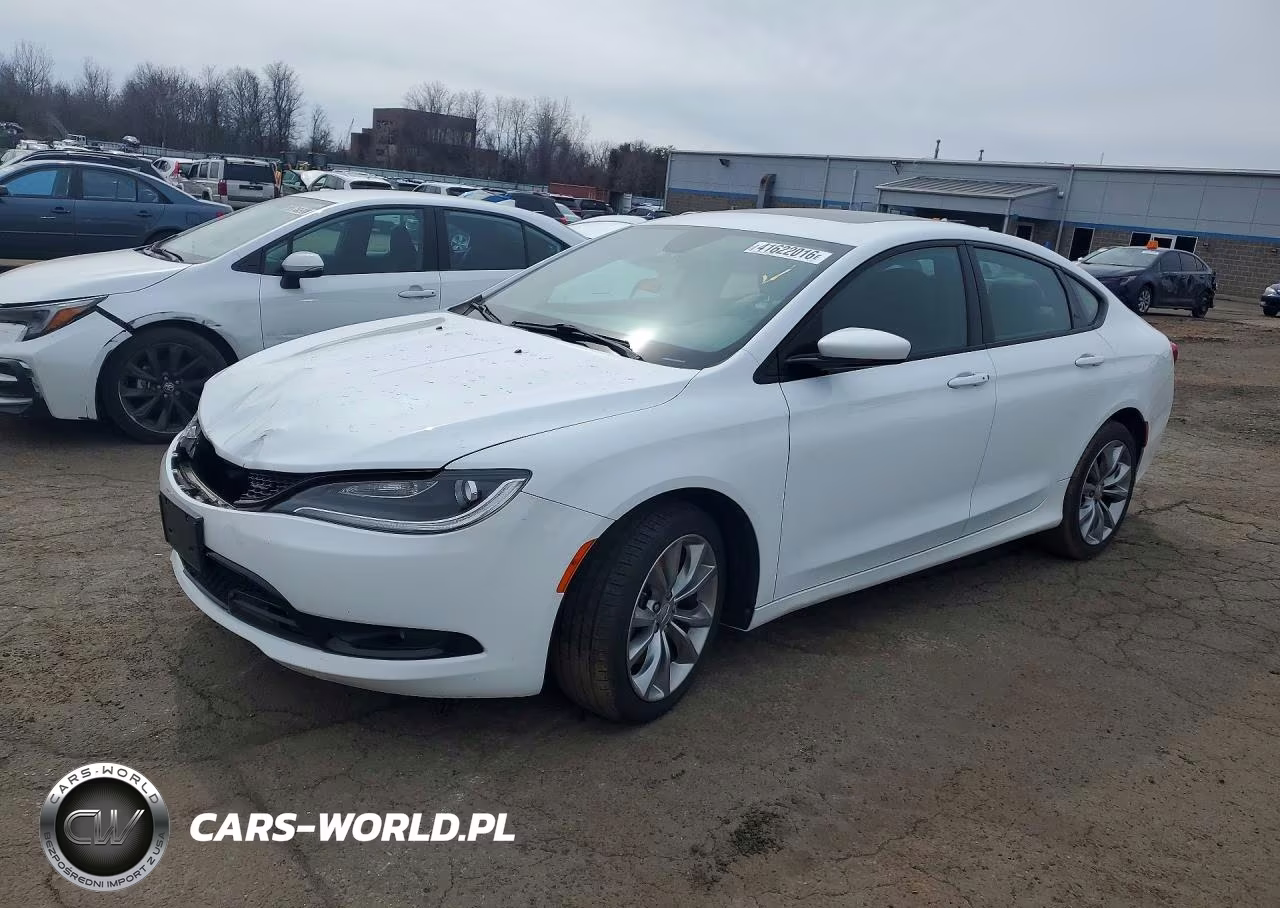 2015 Chrysler 200 S – zdjęcie 1 z 12
