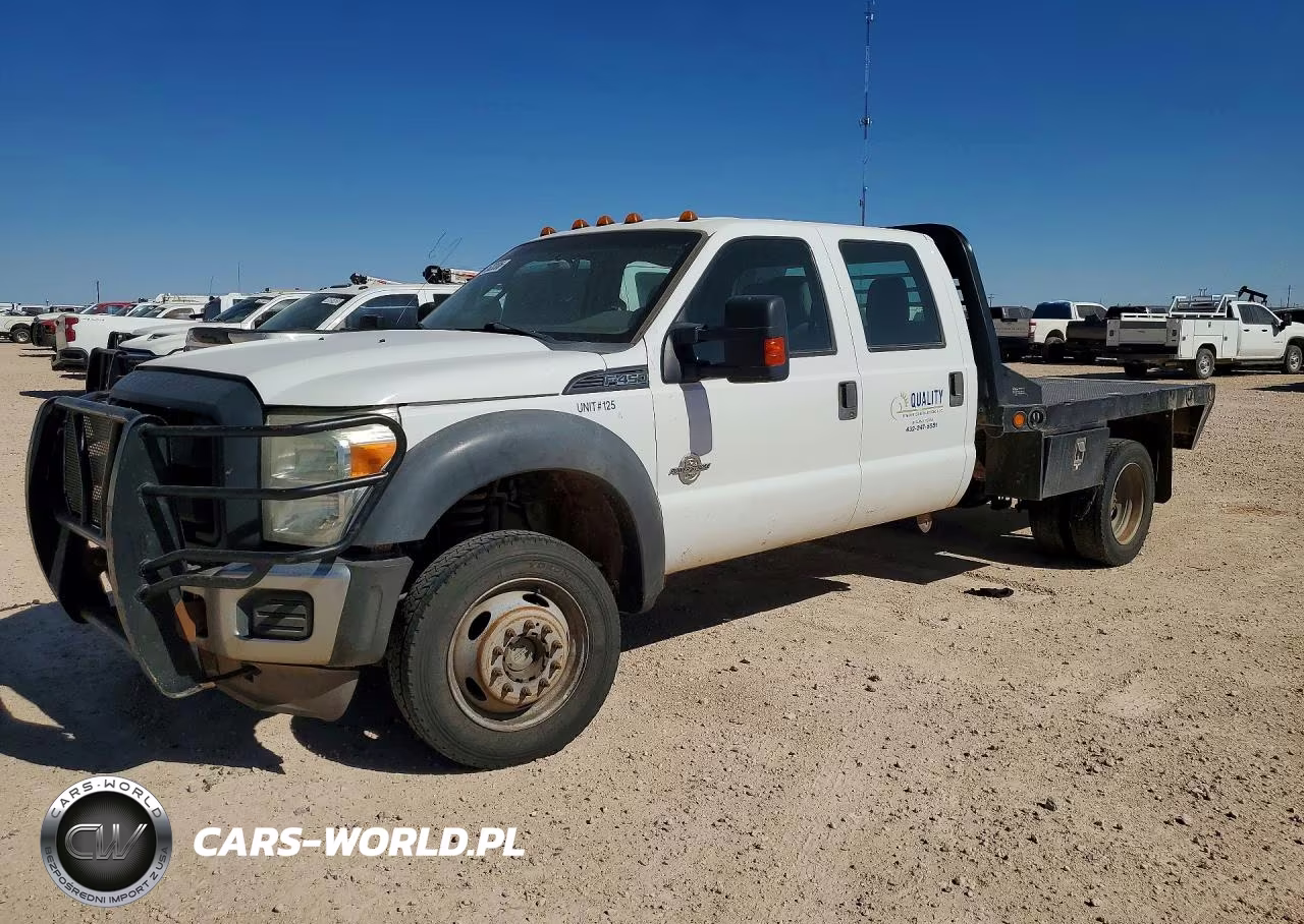2013 Ford F450 Super Duty Flatbed Truck