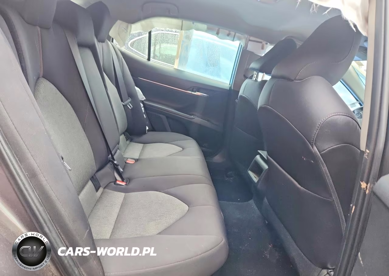 2020 Toyota Camry Hybrid Le VIN:4T1C31AK4LU532855 - 10