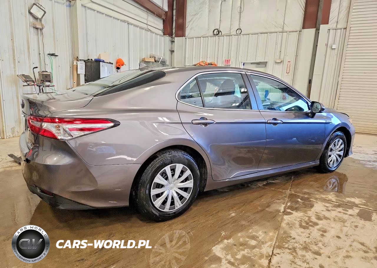 2020 Toyota Camry Hybrid Le VIN:4T1C31AK4LU532855 - 3