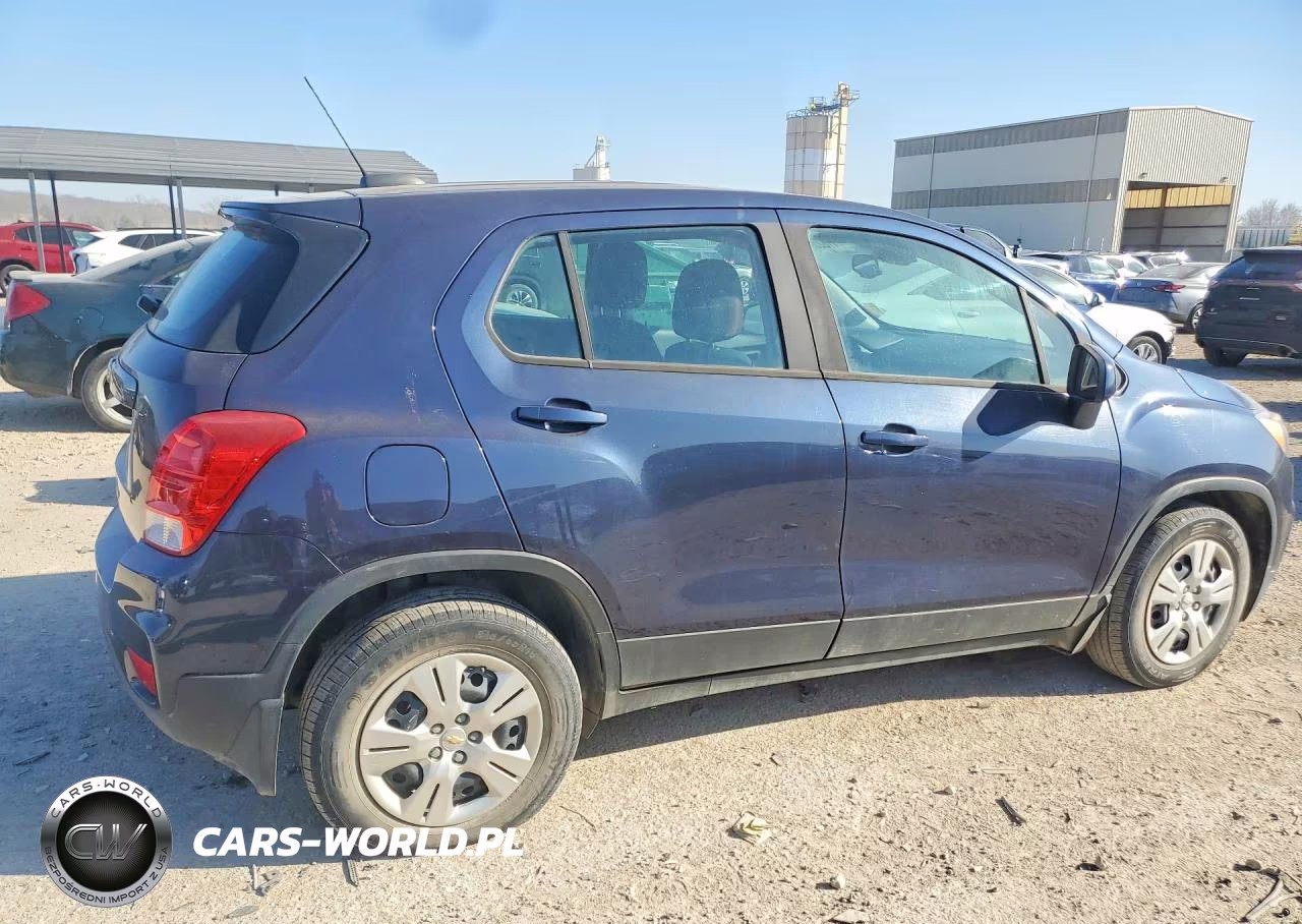 2019 Chevrolet Trax Ls VIN:3GNCJKSBXKL166379 - 3