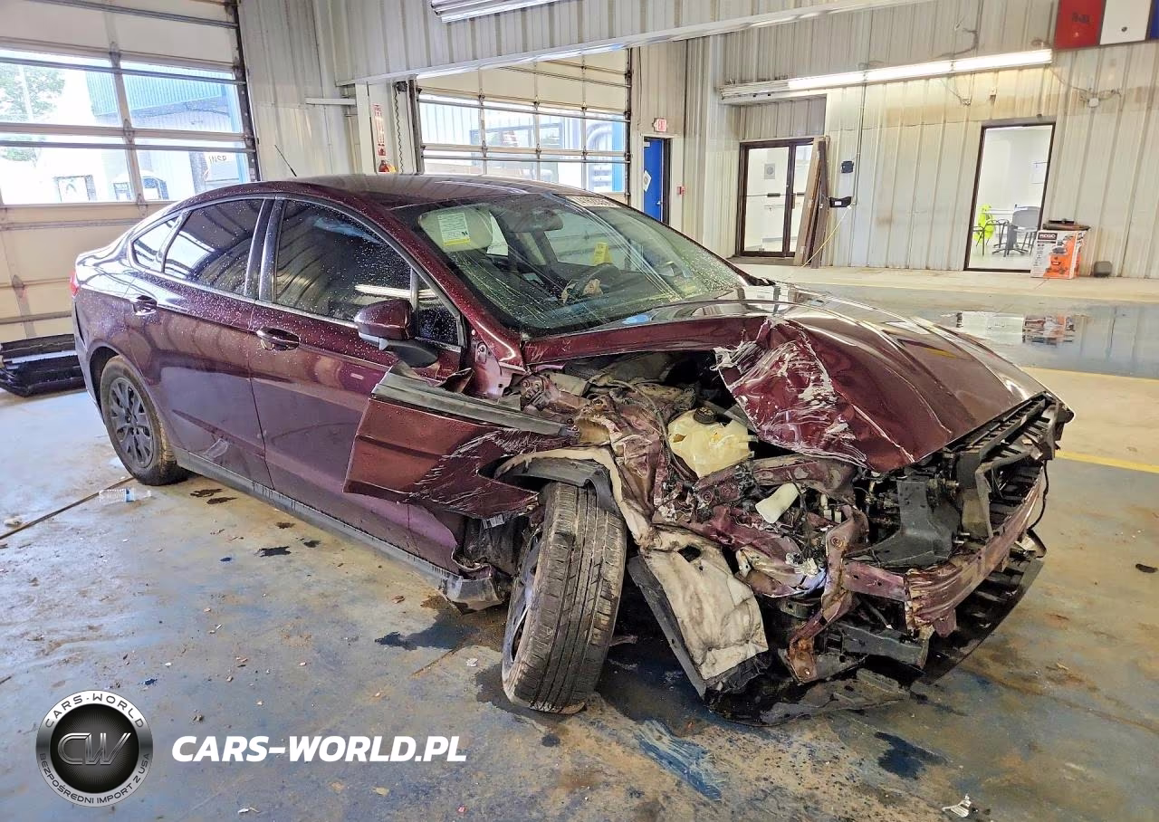 2013 Ford Fusion S VIN:3FA6P0G79DR320325 - 4