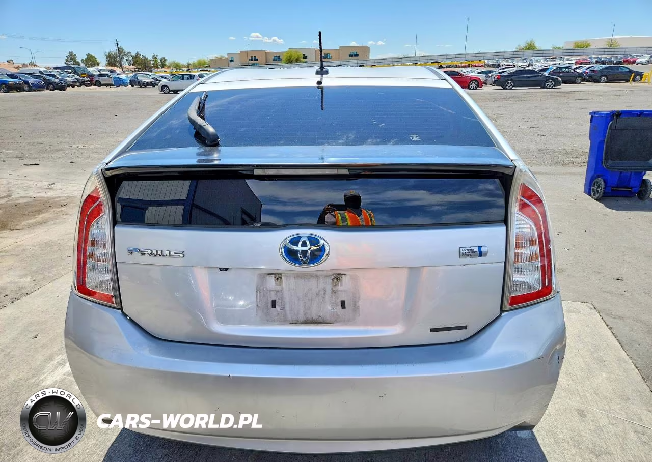 2012 Toyota Prius Four VIN:JTDKN3DU4C5488756 - 6
